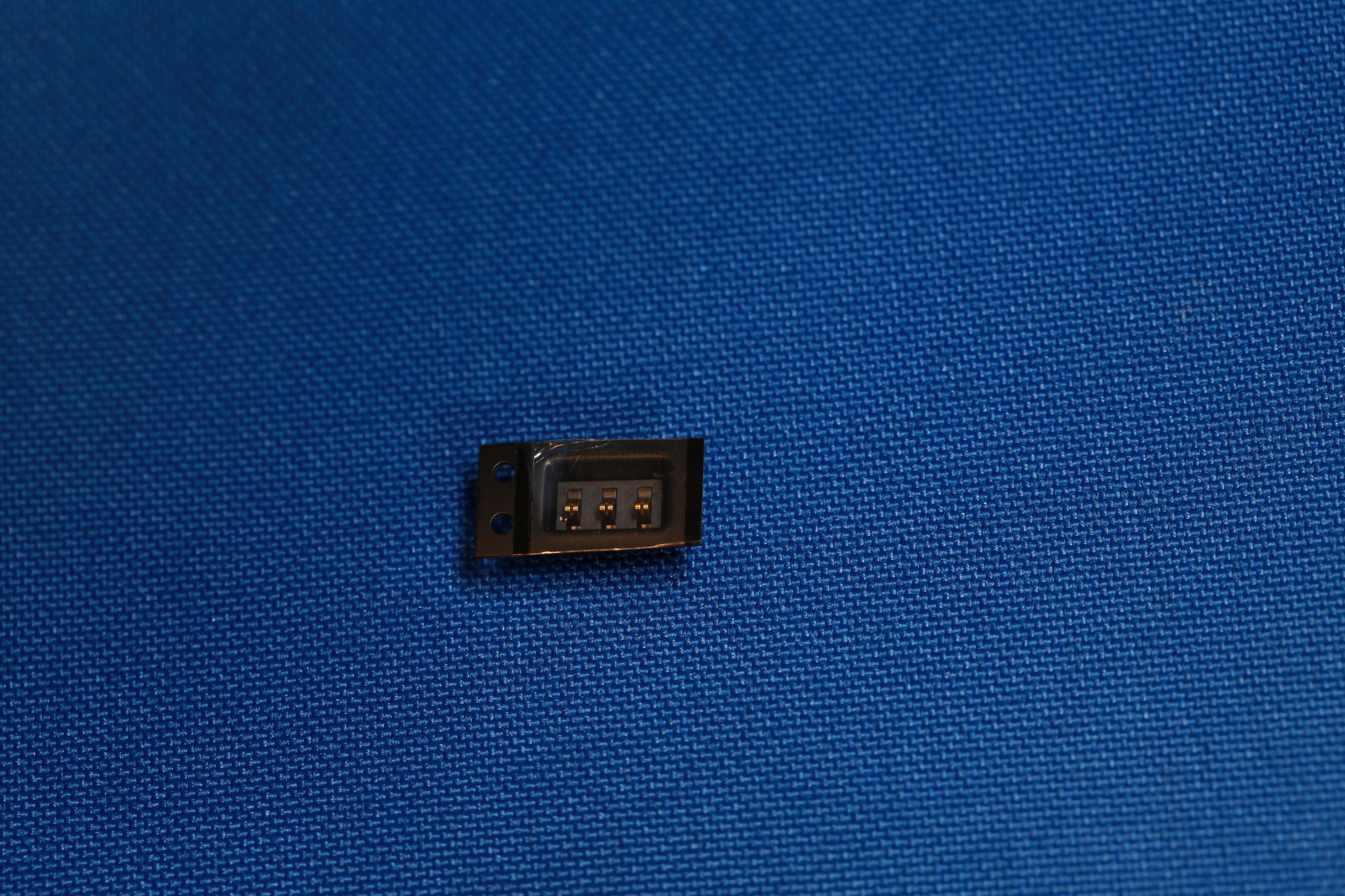 第二代天线连接器BAZ500300