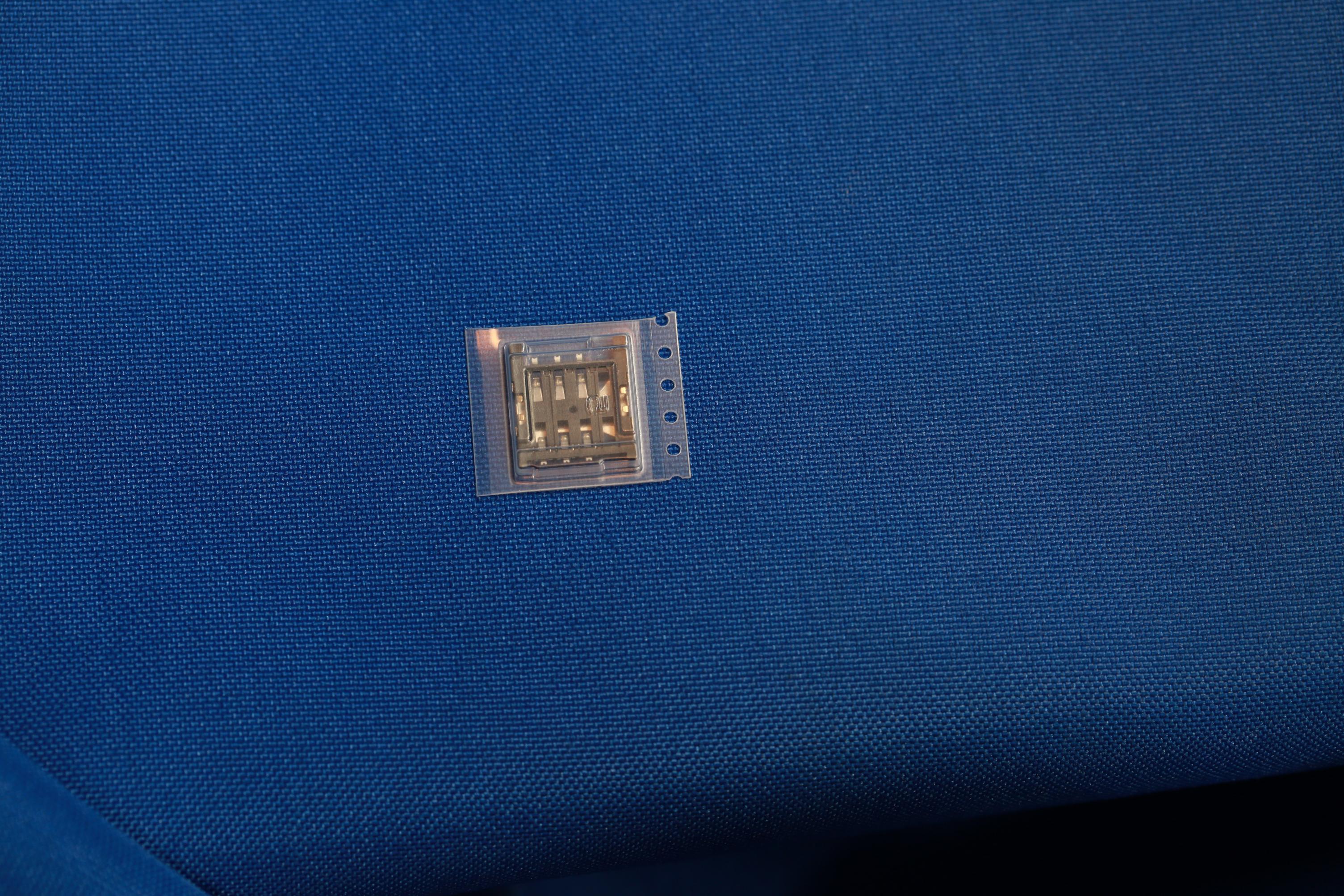 桥式带挡MICRO SIM